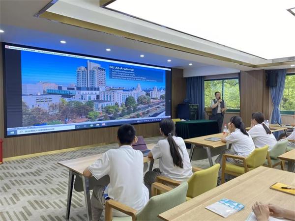 波士顿大学招生官来访杭州第十四中学国际部
