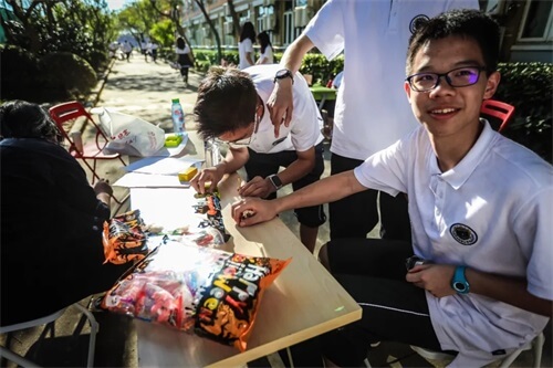 体验丰富活动，展现青春风采——记2021学年上海位育中学国际部CAS游园会