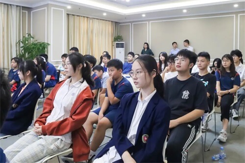 【名校来访】英国华威大学招生官来访南昌力迈中美国际学校