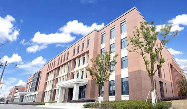 谁说读国际学校很轻松？你的误解可太深了！