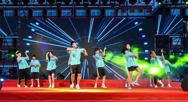 北京爱迪国际学校郝子康：享受律动的“不服输”男孩