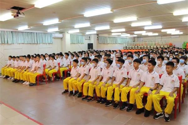 “繁星”与“泥土”——肇庆加美学校学生以积极的心态迎接初中生活