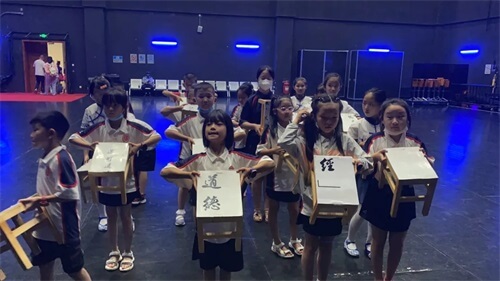 喜讯！成都巴德美际学校少年从国家大剧院捧回全国大奖