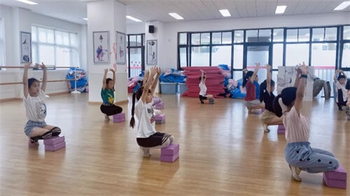 喜讯！成都巴德美际学校少年从国家大剧院捧回全国大奖