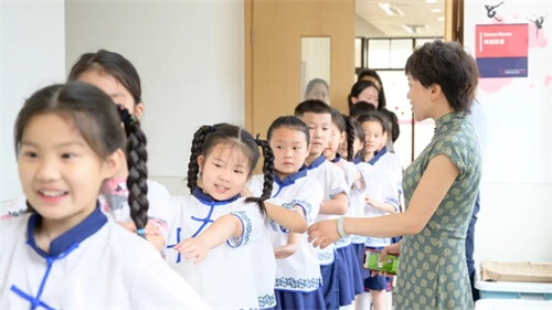喜讯！成都巴德美际学校少年从国家大剧院捧回全国大奖