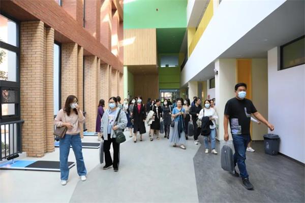 北外附属龙游湖外国语学校“英”你而精彩，“语”你共成长