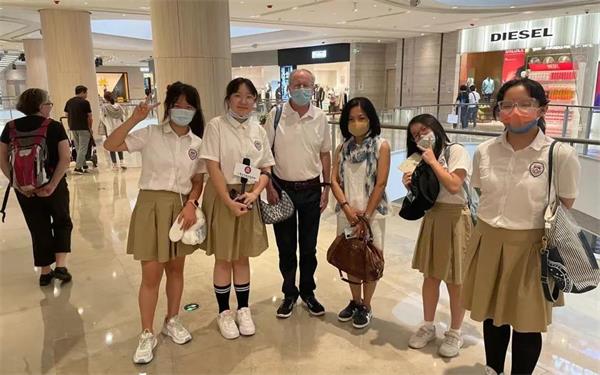 上海托马斯实验学校举办“爱我中华 为国点赞”系列活动