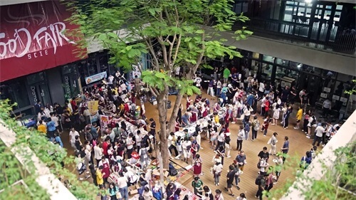 深圳国际交流学院美食节来啦！在校园吃到扶墙走是什么感受？