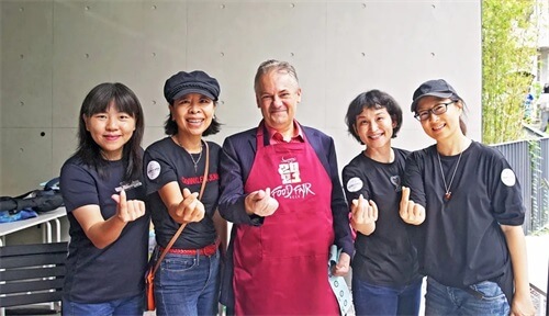 深圳国际交流学院美食节来啦！在校园吃到扶墙走是什么感受？