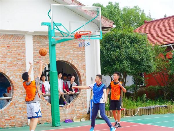 上海光华学院美高校区全校3对3篮球赛正式开赛！