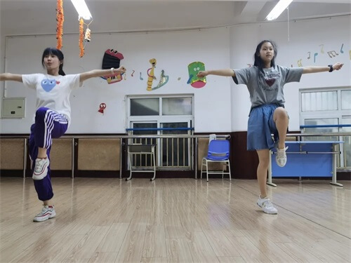 “双减”——成都美视国际学校IB学子一直在行动
