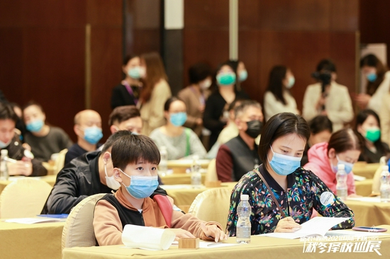 美国蒙特沃德程豪 - 社团可以补充课堂上达不到的空缺