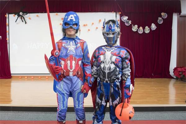 天津格瑞思学校文化狂欢，释放压力，谁是你最喜欢的万圣Cosplayer~