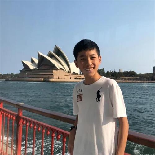 祝贺宁乡市碧桂园学校五位同学获得雅思7.5/7分，单项最高9分的优异成绩！