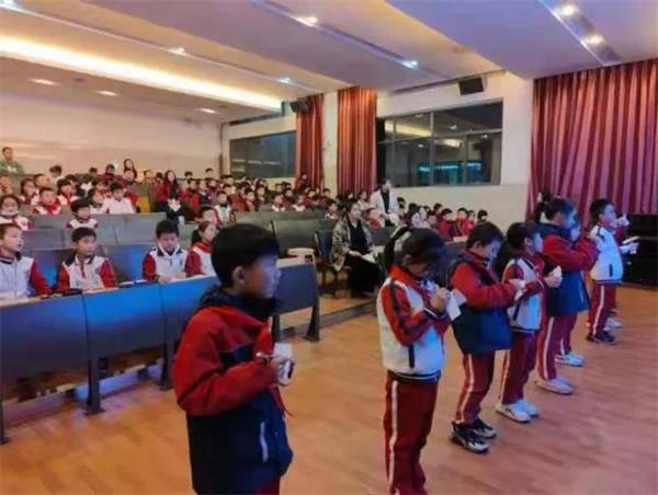 宁乡市碧桂园学校英语词霸挑战赛之现场PK