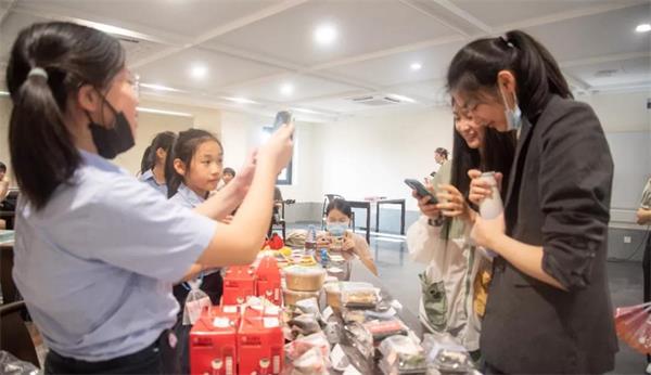 恭喜！融侨赛德伯学校获得首届英国学校奖重要奖项！
