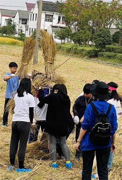 上海市进才中学国际部英文部六年级文化巡游