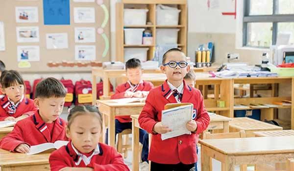 碧桂园十里银滩学校 ：碧桂园十里银滩学校小学部怎么样？学费贵吗？