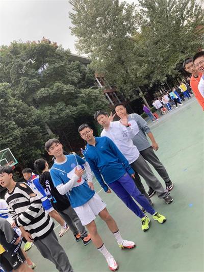 成都七中国际部新生采访|周子涵：与优秀的人为伴，共同进步