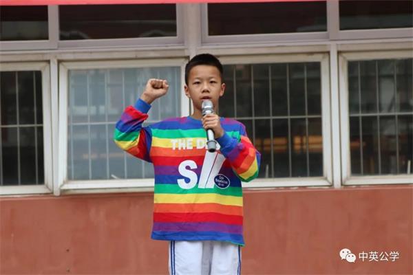 深圳市宝安区中英公学超赞，超燃的运动会开幕式