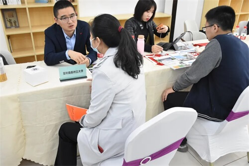 世界Top100名校校方代表莅临中黄书院国际高中