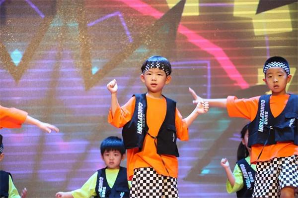 北京爱迪国际学校学生分享-林英赫：在童话城堡里孕育的艺术小童心