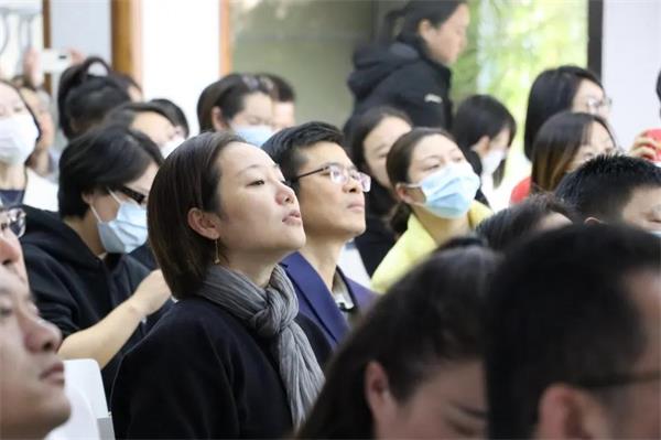 上实剑桥外国语中学国际高中期中家长会：家校携手、共育未来
