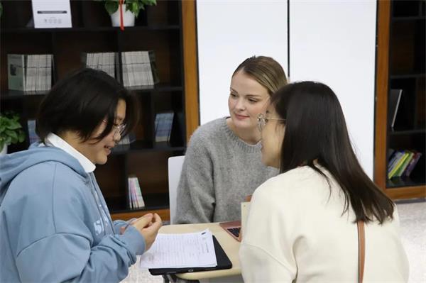 上实剑桥外国语中学国际高中期中家长会：家校携手、共育未来