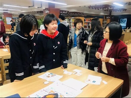 “我是招生官”——西安铁一中国际班模拟大学招生展