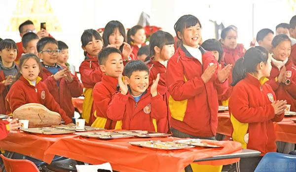 淮安市嘉洋国际学校 ：淮安嘉洋感恩自助餐，爱在分享中传递！
