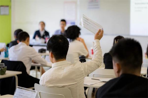 少年强，则国强！看深圳国际交流学院学子模联现场挥斥方遒