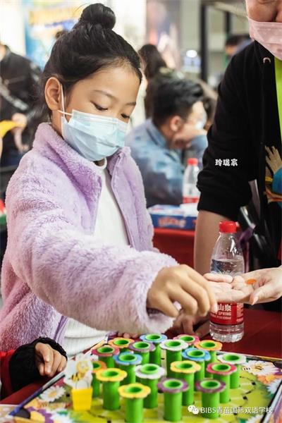 为寻找“世界上最好的教育”，青苗国际双语学校带娃走遍世界