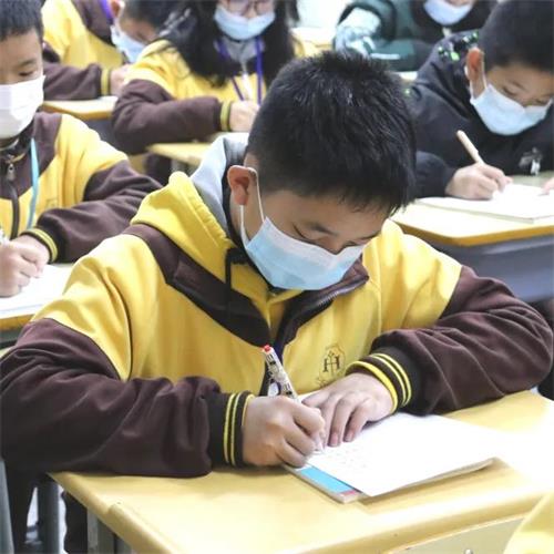 东莞市翰林实验学校国际部初中阅读、书写测评活动