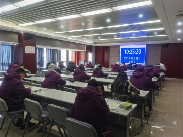 南京雨花台中学国际高中学子加拿大初级化学奥赛成绩再度刷新！