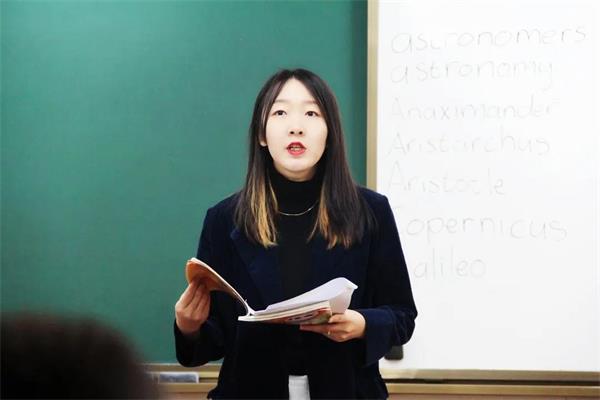 北京力迈中美国际学校国际课程小学部学生早读比赛