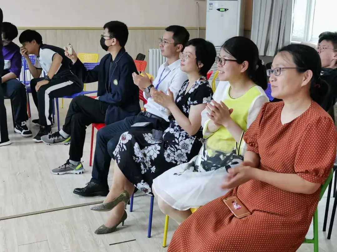 国际高中|秀出自我 Show Your English、 Show Yourself - 徐州华顿国际学校