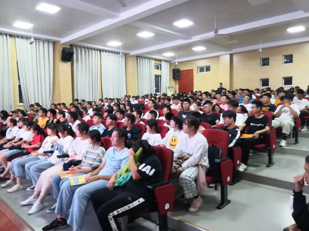 合肥世界外国语学校高中部开展“新学期，从养成好习惯开始”心理健康活
