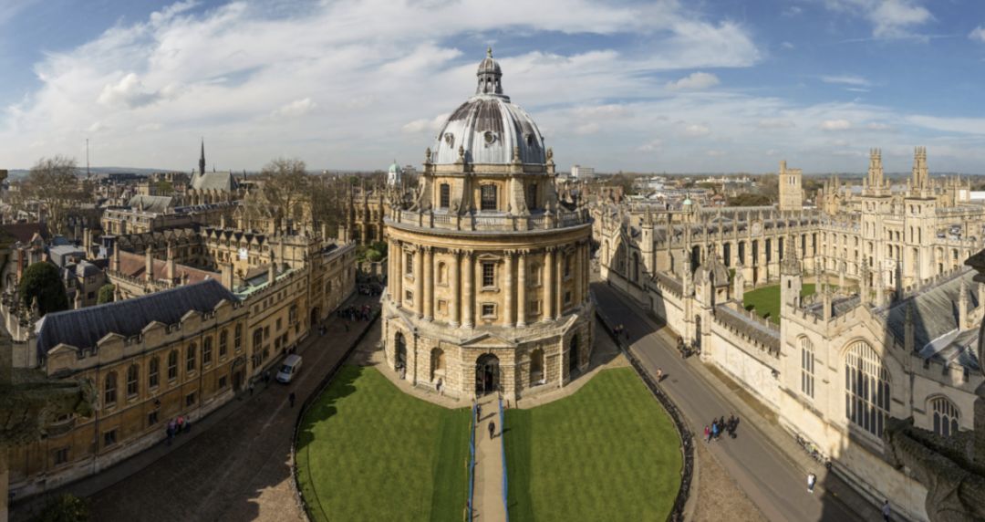 牛津.png (留学咨询)英国TOP20大学学费排名! - 东外国际