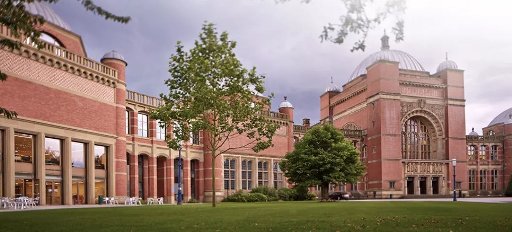 伯明翰大学.jpg (留学咨询)英国TOP20大学学费排名! - 东外国际