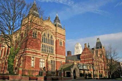 (留学咨询)英国TOP20大学学费排名! - 东外国际