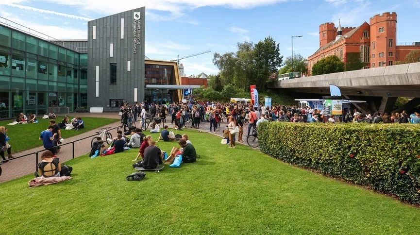 (留学咨询)英国TOP20大学学费排名! - 东外国际