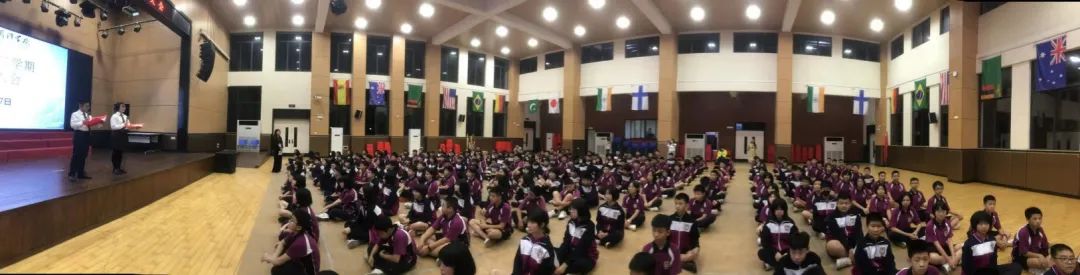 (校园动态)春风化雨促新生 - 北外附校三水外国语学校