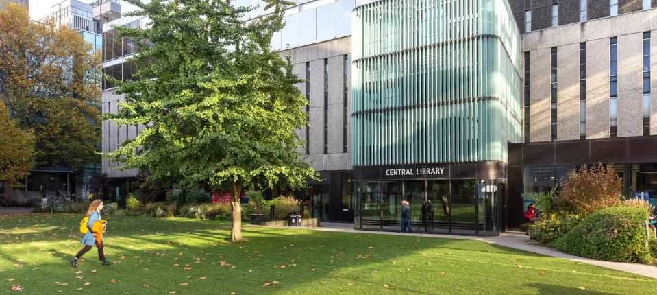 (留学咨询)难进的英国大学TOP10！ - 东外国际