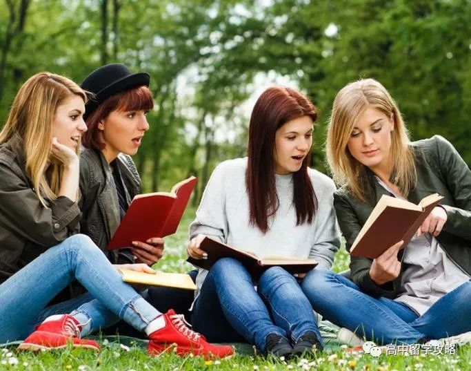 来自美国顶尖名校推荐的暑期必读书单，看看学霸们都在读什么书？