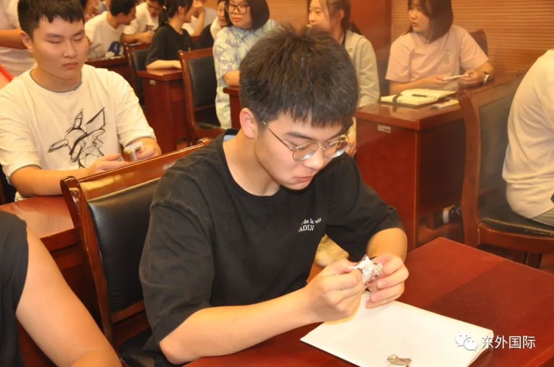 (东外国际)叮，新学期你有一封信请查收@国际部同学 - 东外国际