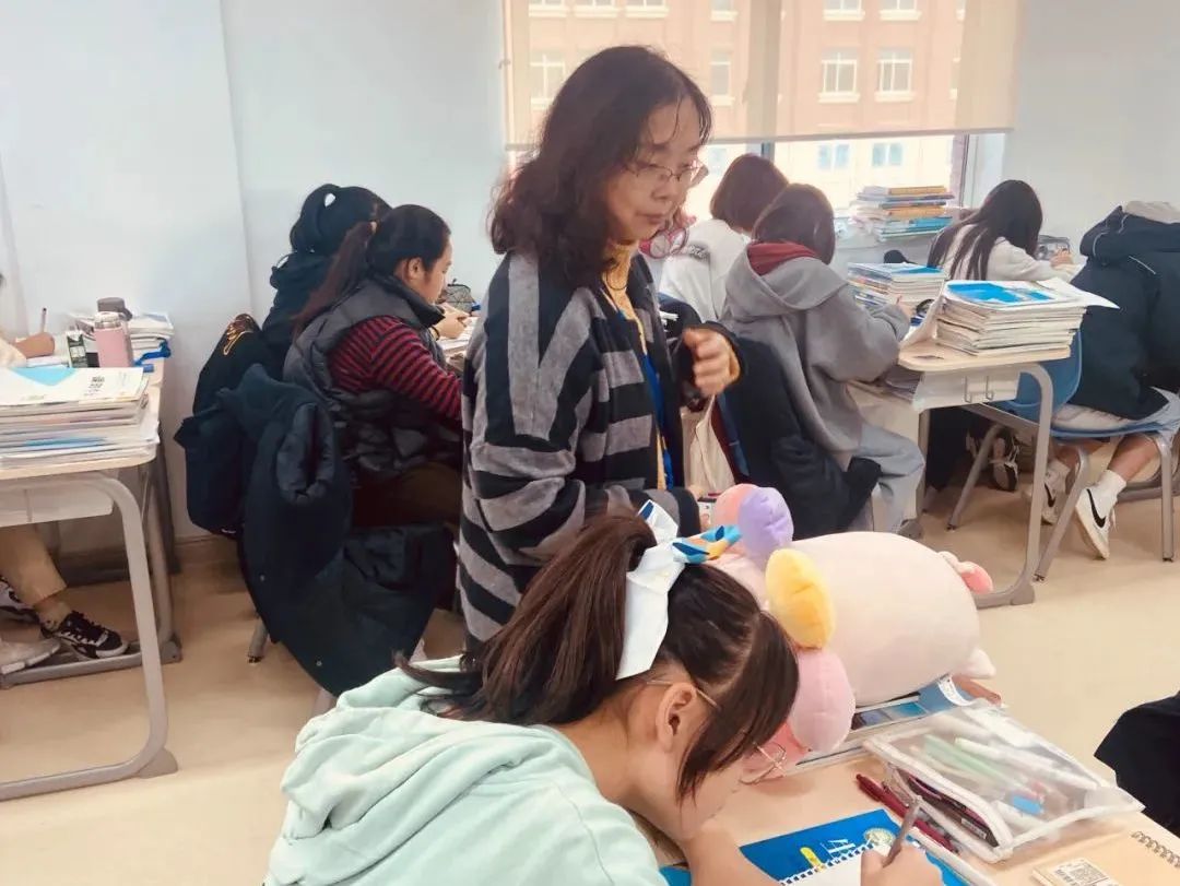 专业领航,优化课堂——教研指导教学活动报道 - 卡迪夫公学平湖