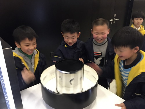 “走进幕后 揭秘电影” —— 二年级参观上海电影博物馆社会实践活动 _ 上海市民办新世纪小学