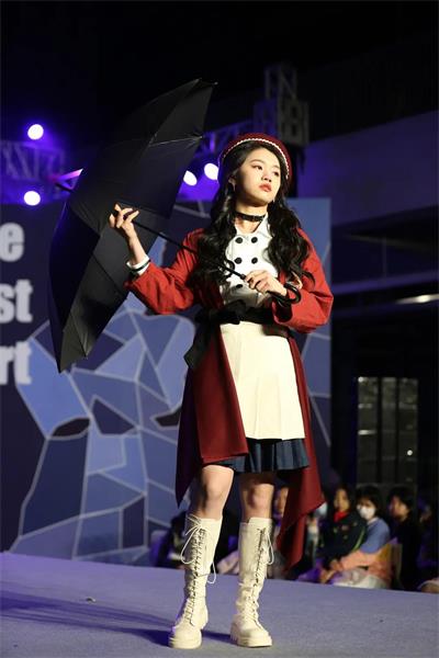 深圳国际交流学院秀场之夜| 青春·灵感·时尚