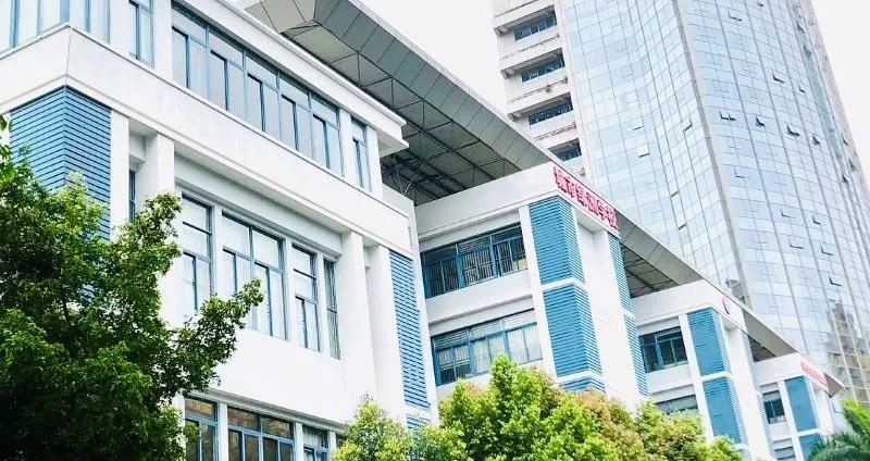 福田贝赛思双语学校怎么样?和城市绿洲相比如何?