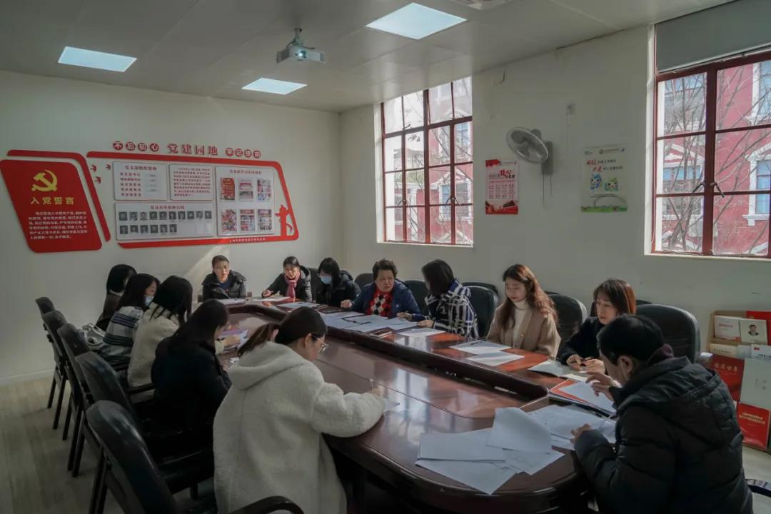 燎原双语学校喜迎二十大建功新时代